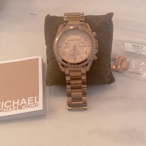 Michael Kors watch - Picture 2 of 4